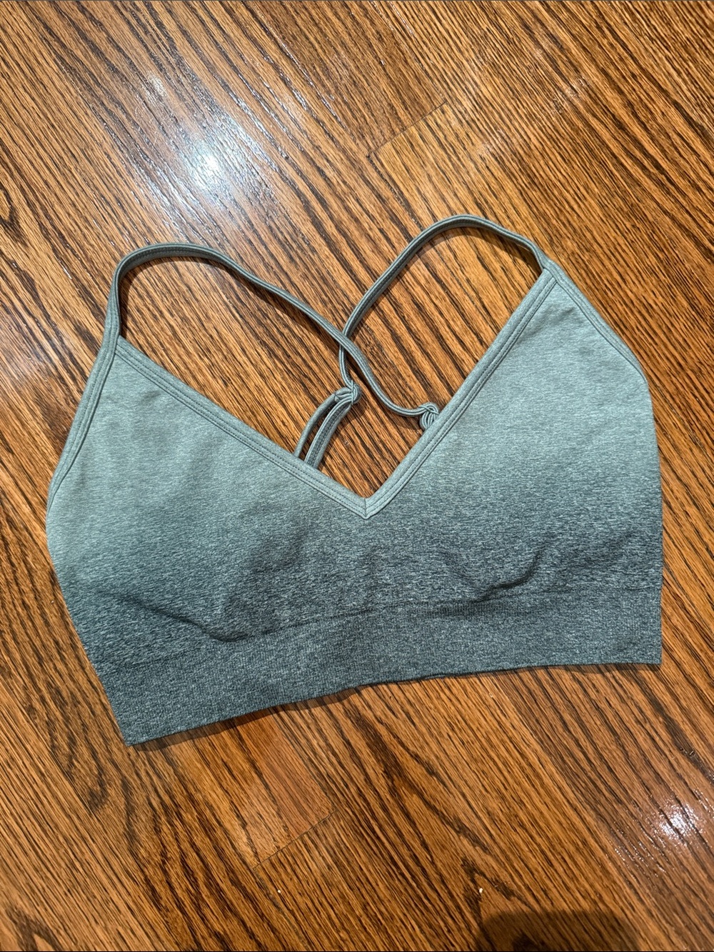 BuffBunny Ombre green Seamless V-Neck Sports Bra
